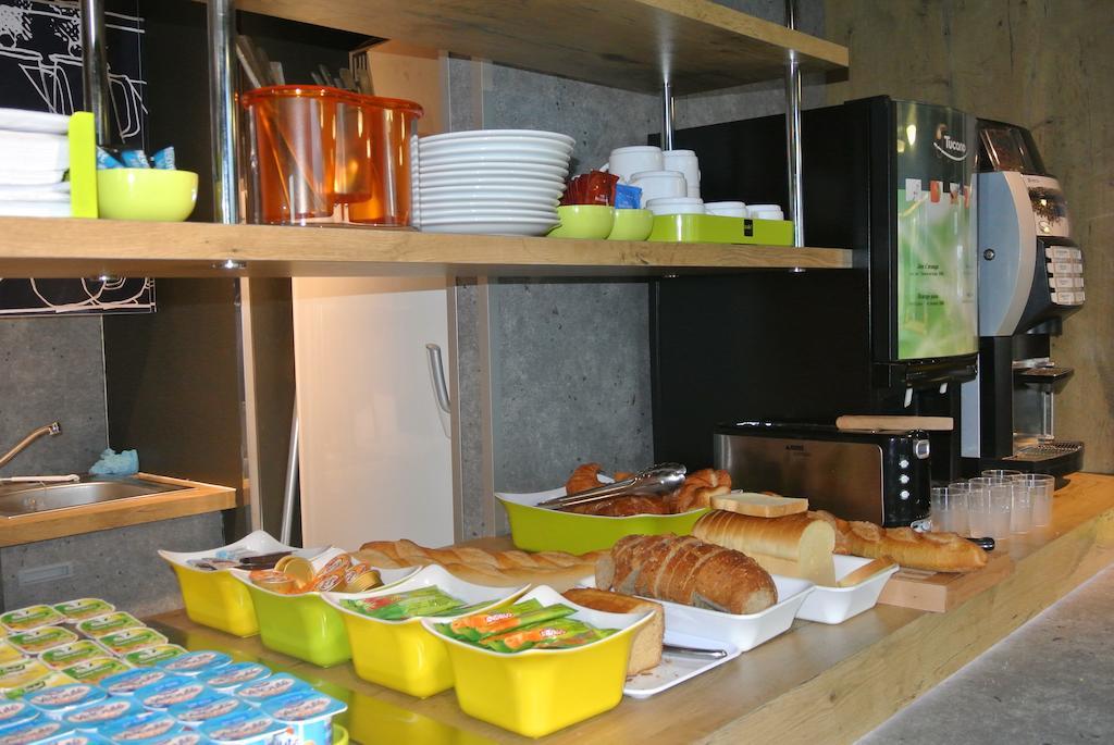 Ibis Budget Chambery Sud Challes Les Eaux Exteriör bild