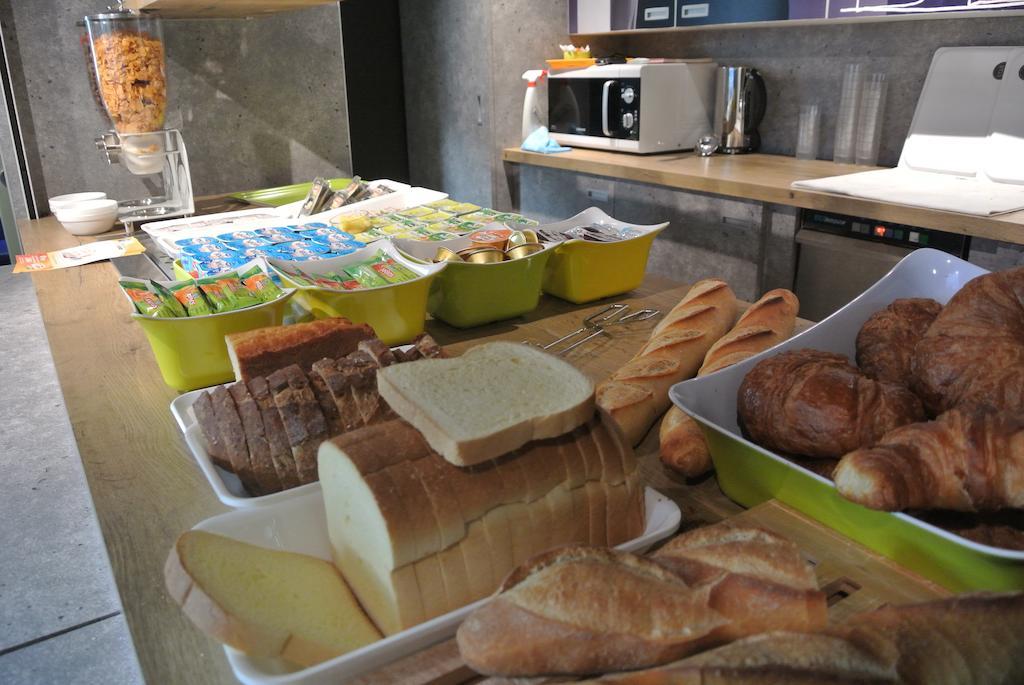 Ibis Budget Chambery Sud Challes Les Eaux Exteriör bild