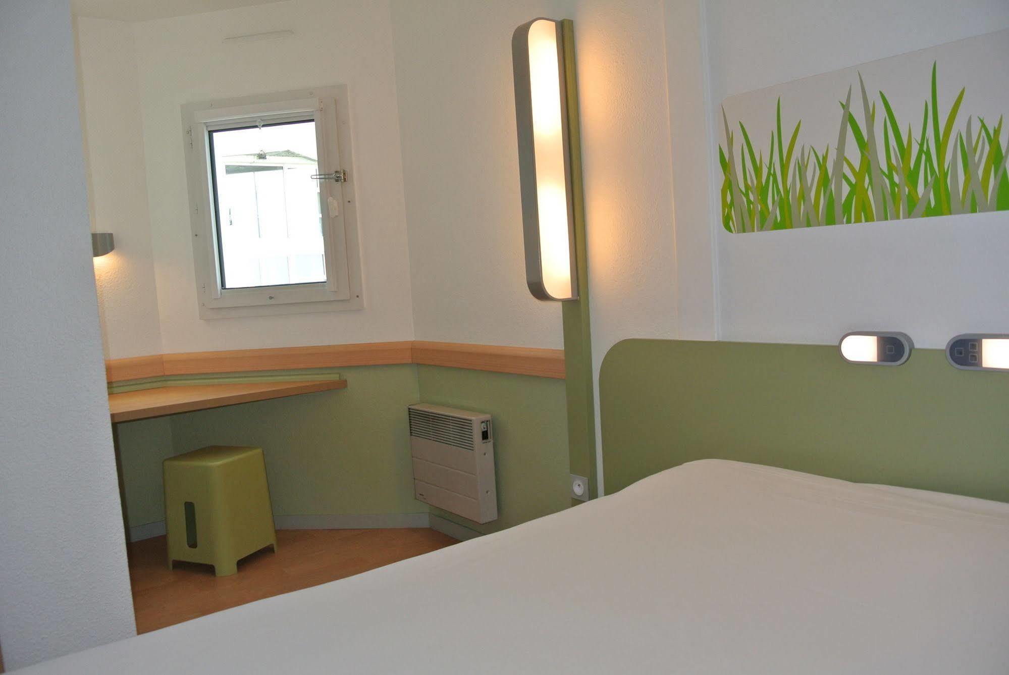 Ibis Budget Chambery Sud Challes Les Eaux Exteriör bild